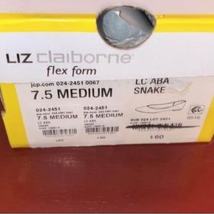 Liz Claiborne Skin Flat Shoes brand new in box